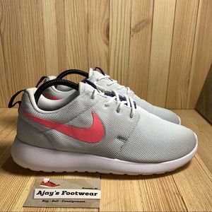 Nike Roshe One Women's Pure Platinum/Laser Shoes